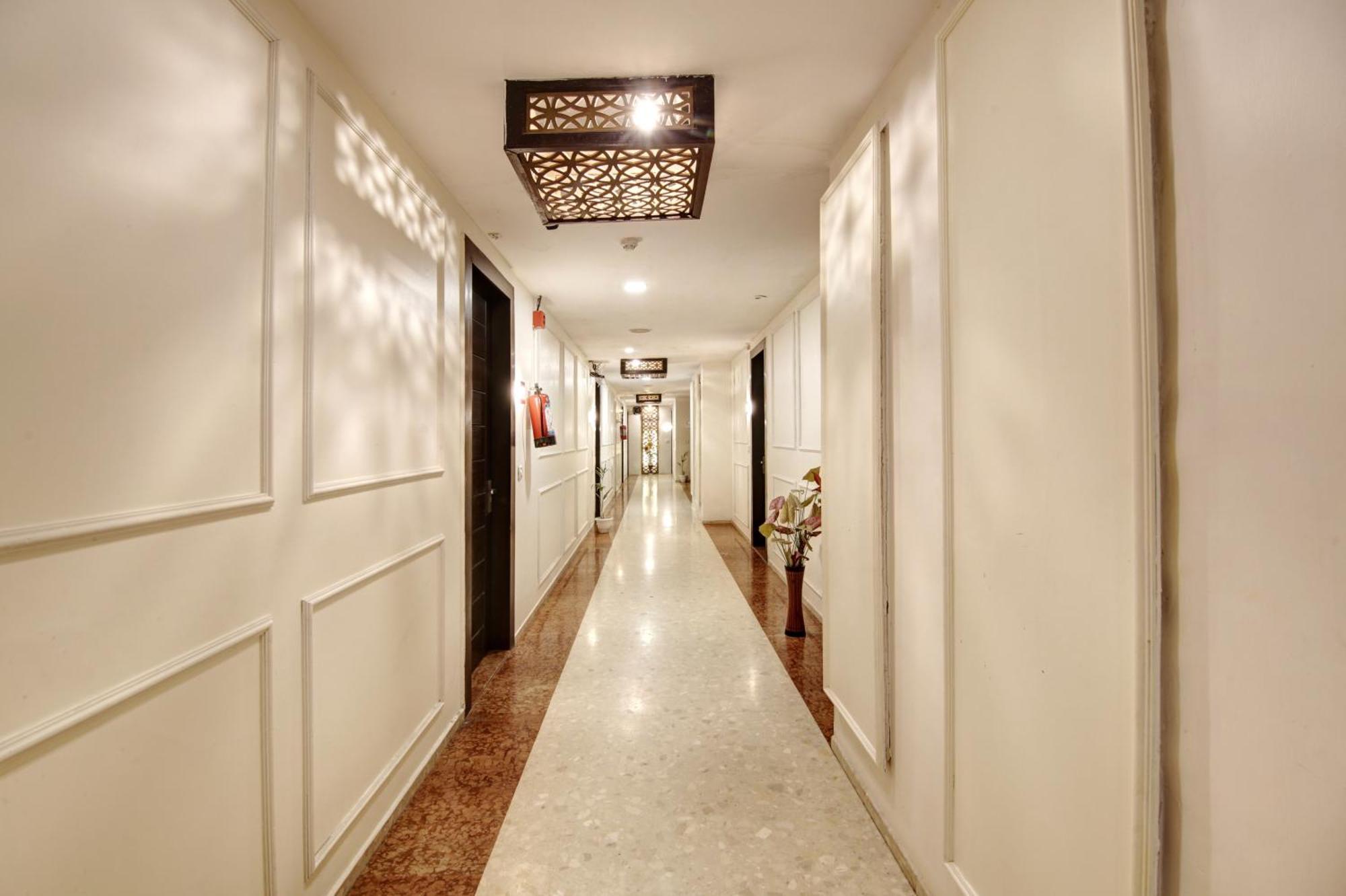 Hotel Wk Comfort - Near White Clove Нью-Дели Экстерьер фото