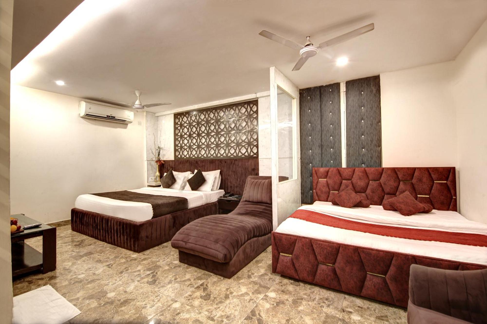 Hotel Wk Comfort - Near White Clove Нью-Дели Экстерьер фото