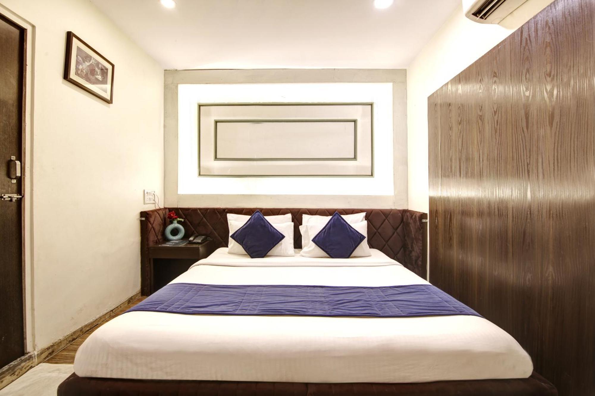 Hotel Wk Comfort - Near White Clove Нью-Дели Экстерьер фото